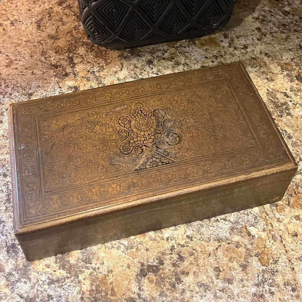 Vintage Metal Box / Money Box - Picture 10 of 16
